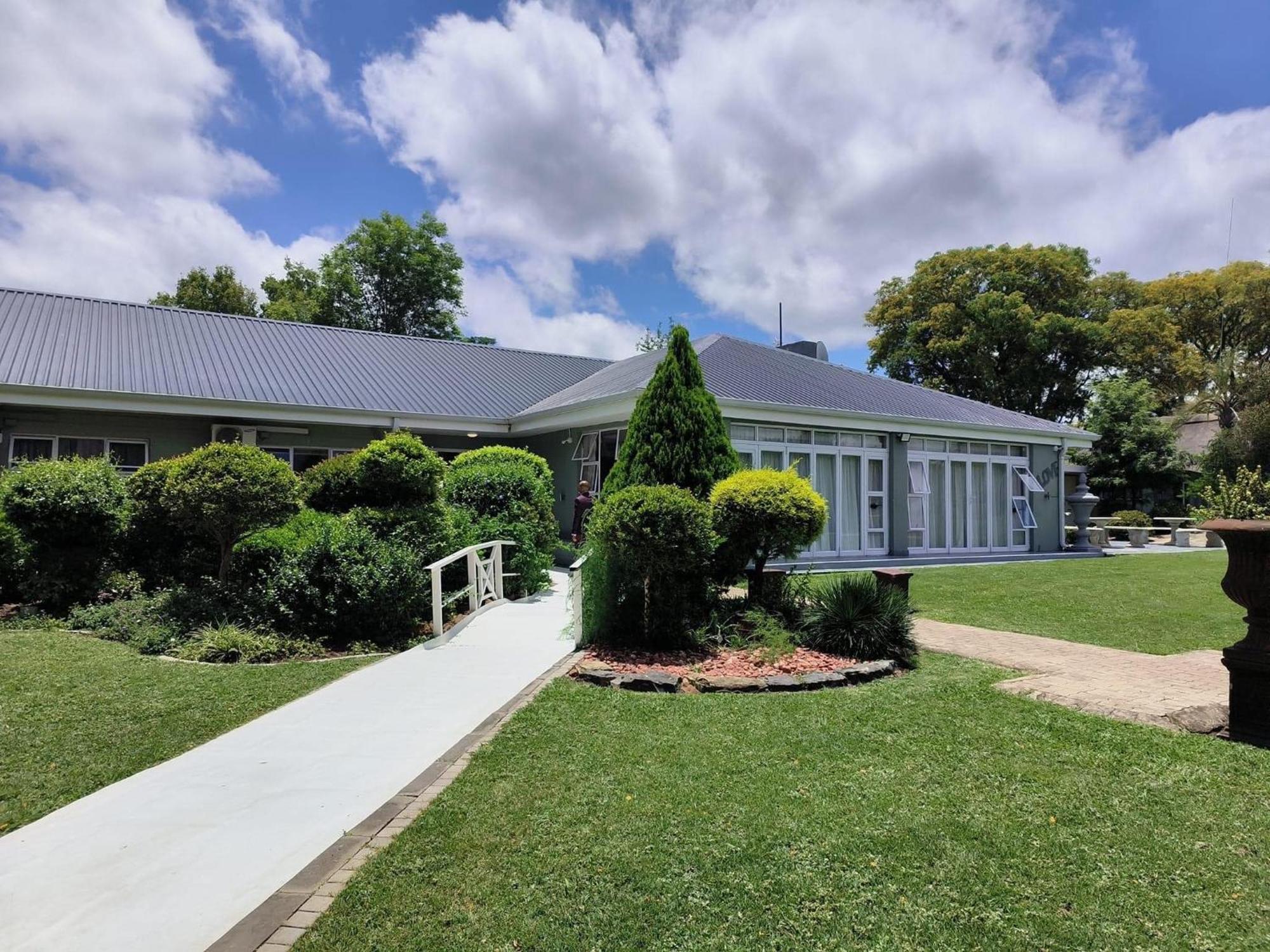 Nauntons Guest House & Wedding Venue Лейдисмит Екстериор снимка