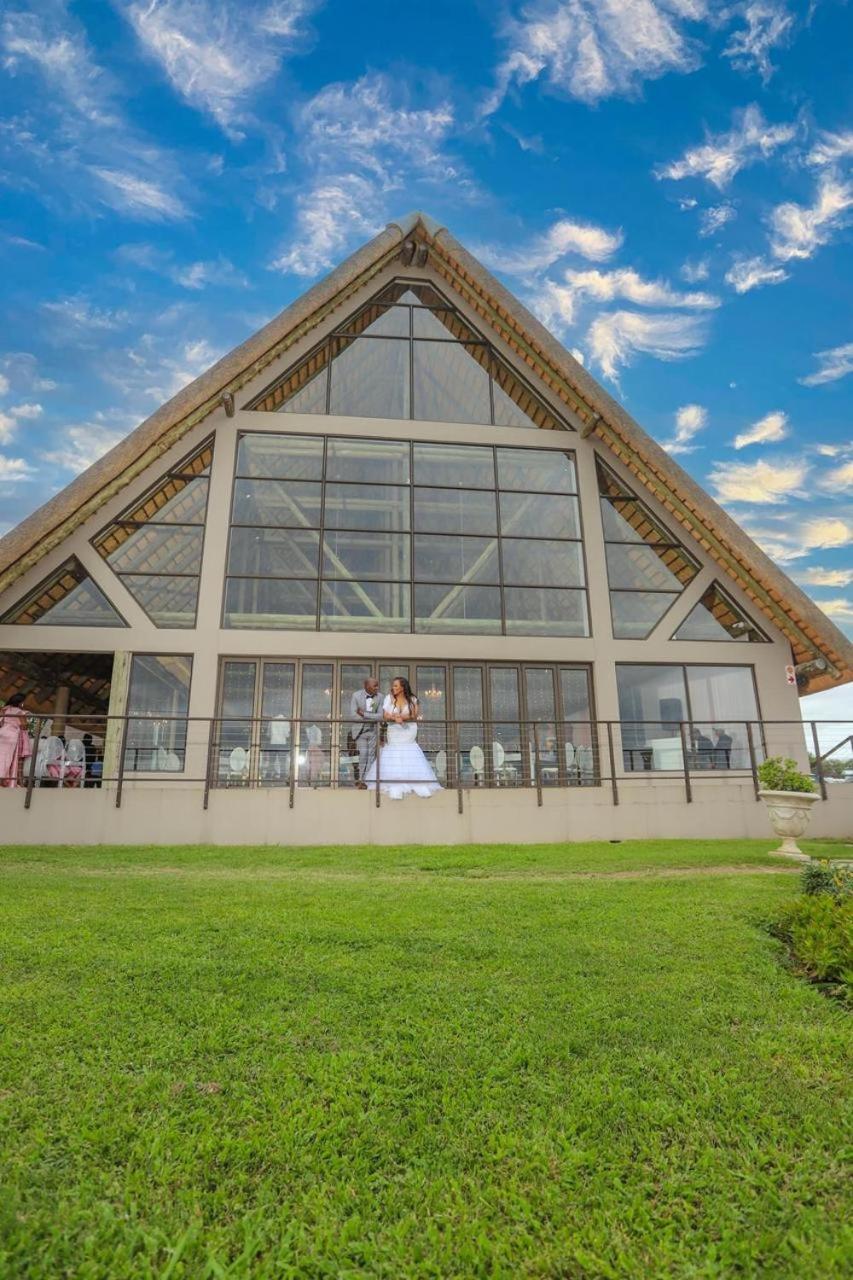 Nauntons Guest House & Wedding Venue Лейдисмит Екстериор снимка