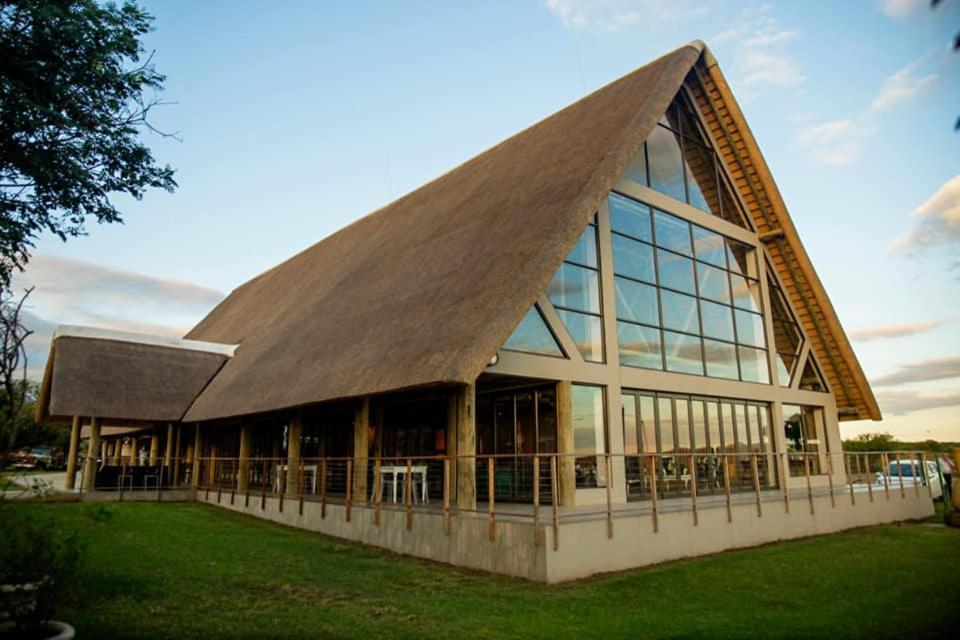 Nauntons Guest House & Wedding Venue Лейдисмит Екстериор снимка