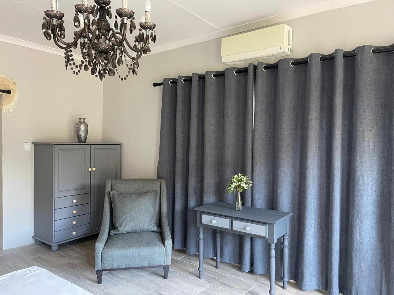 Nauntons Guest House & Wedding Venue Лейдисмит Екстериор снимка