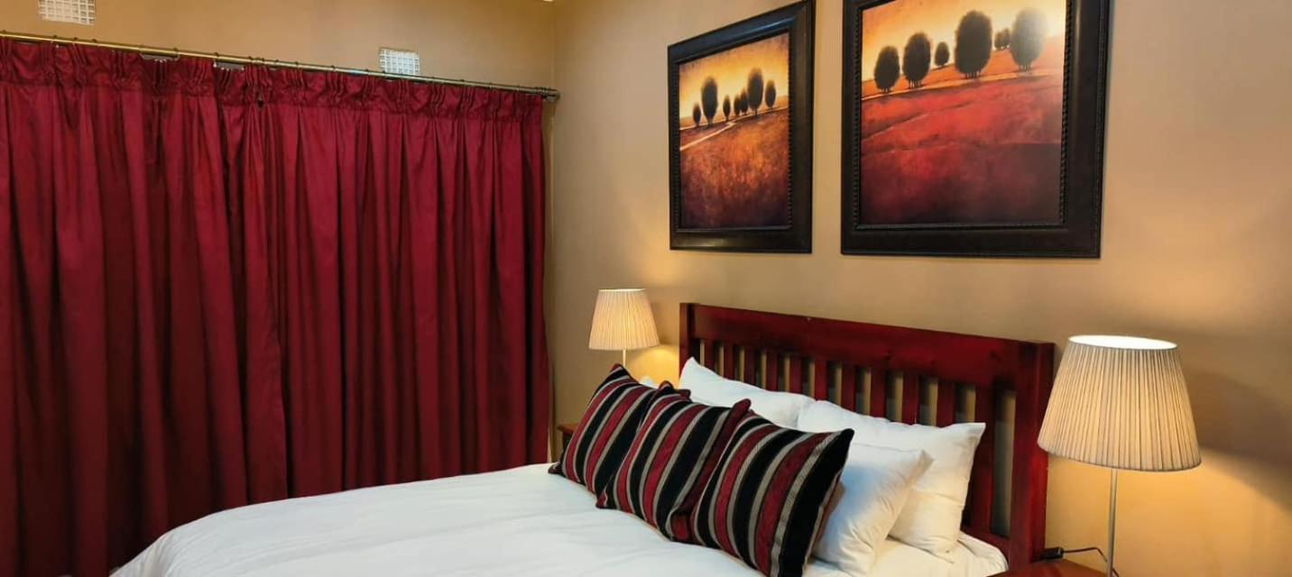 Nauntons Guest House & Wedding Venue Лейдисмит Екстериор снимка