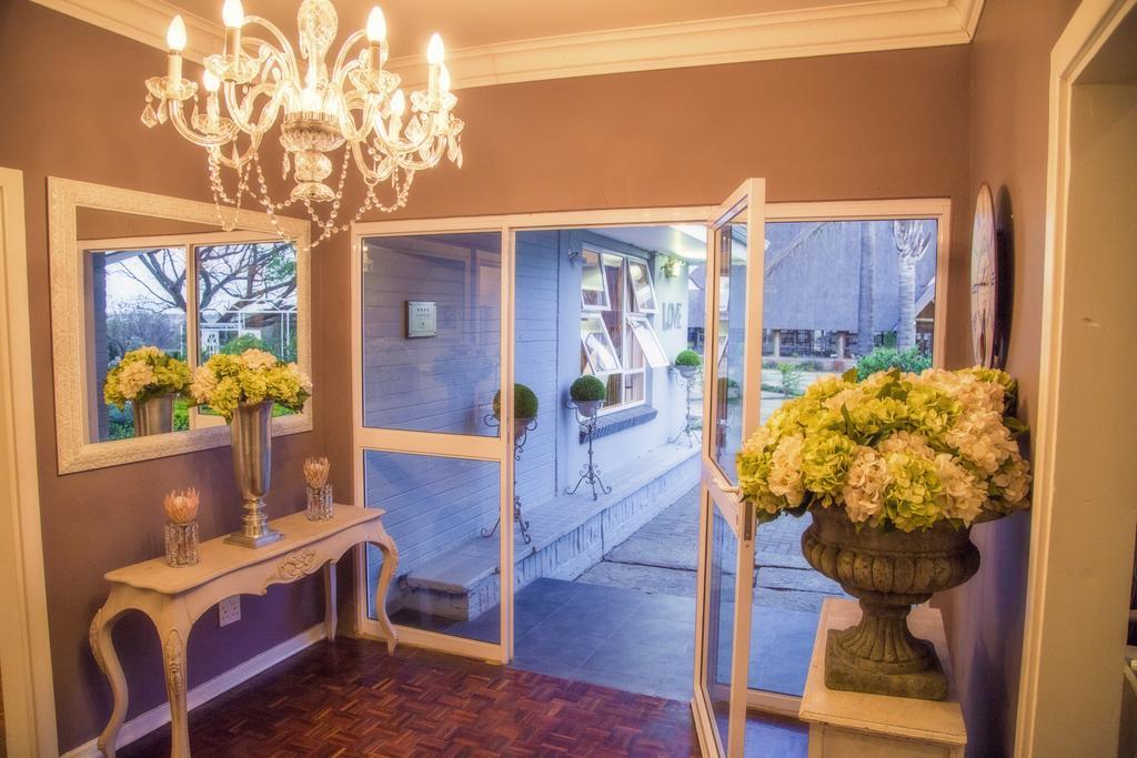 Nauntons Guest House & Wedding Venue Лейдисмит Екстериор снимка