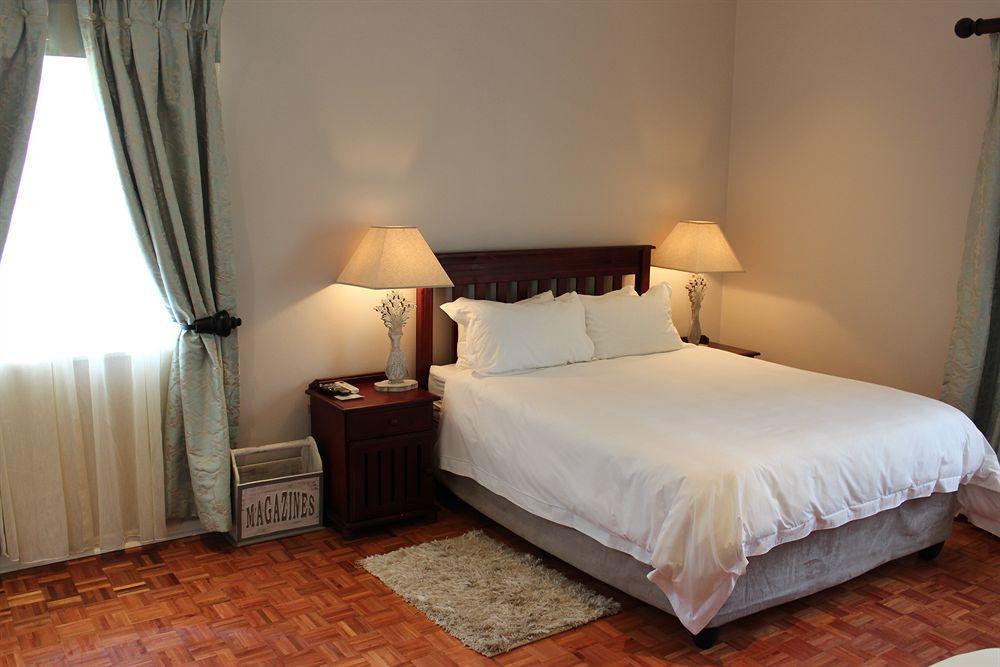 Nauntons Guest House & Wedding Venue Лейдисмит Екстериор снимка