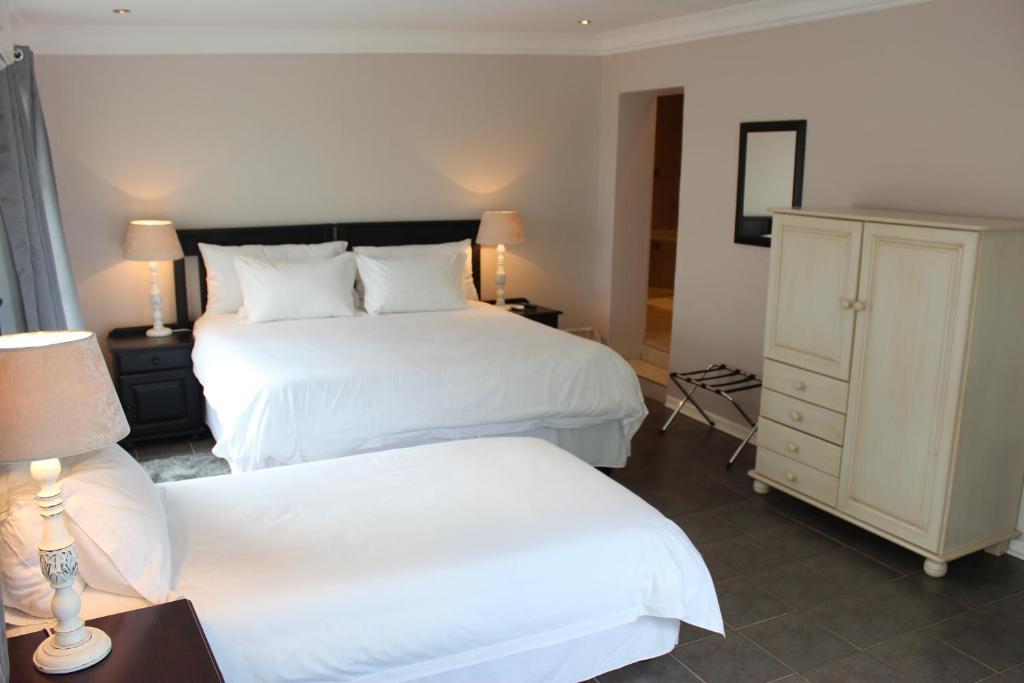 Nauntons Guest House & Wedding Venue Лейдисмит Екстериор снимка
